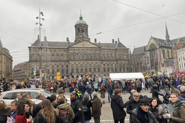Enkele honderden mensen demonstreren tegen coronamaatregelen