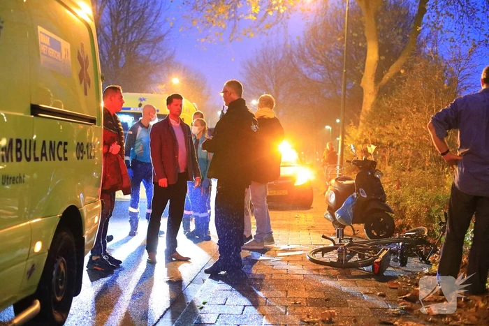 Persoon ernstig gewond bij botsing tussen fiets en scooter