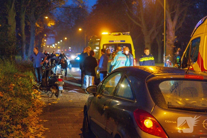 Persoon ernstig gewond bij botsing tussen fiets en scooter