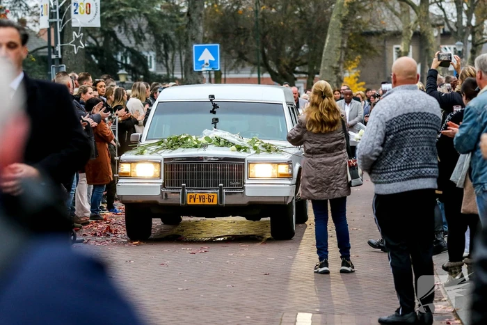 Afscheidsdienst van Mark Elbers druk bezocht