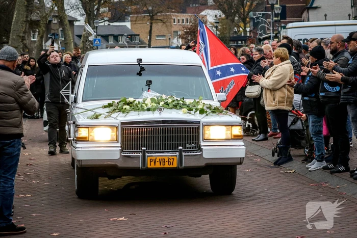 Afscheidsdienst van Mark Elbers druk bezocht