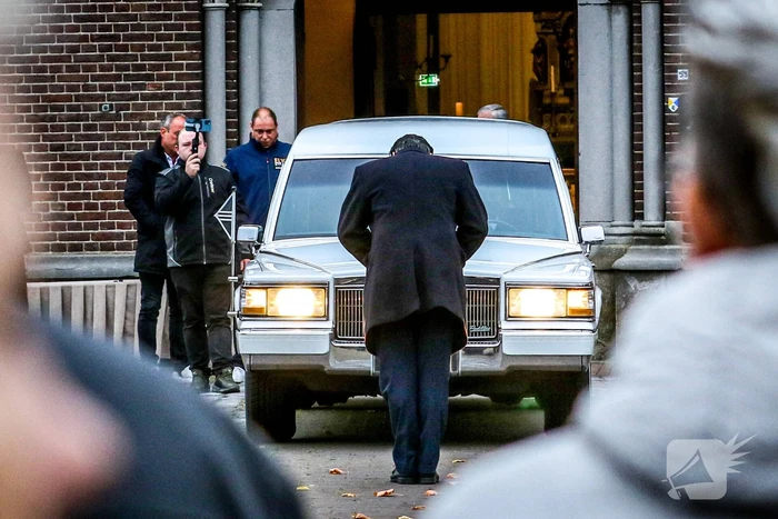 Afscheidsdienst van Mark Elbers druk bezocht