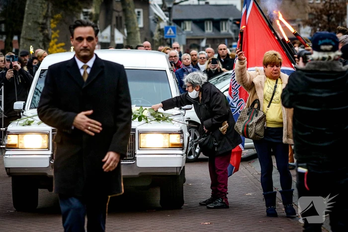 Afscheidsdienst van Mark Elbers druk bezocht