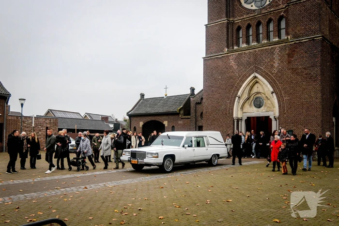 Afscheidsdienst van Mark Elbers druk bezocht