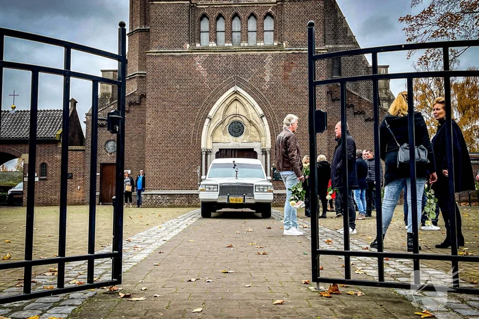 Afscheidsdienst van Mark Elbers druk bezocht