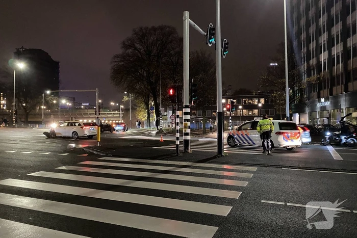 Taxi flink beschadigd na ongeluk