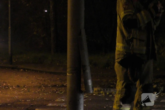 Lantaarnpaal in brand