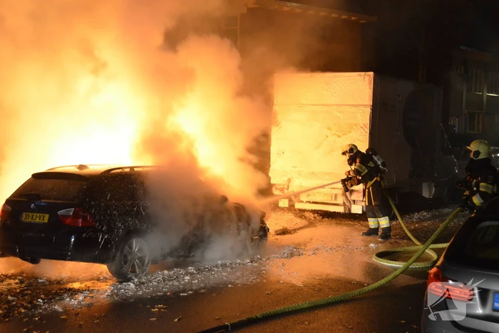 Forse brand in personenauto