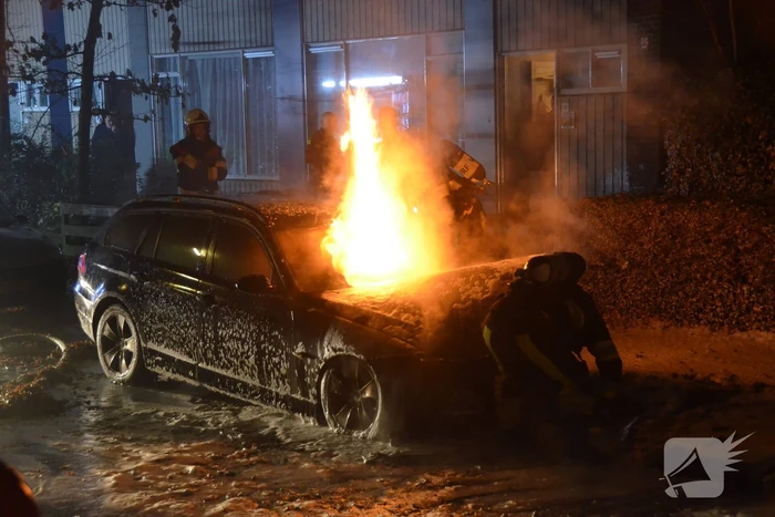 Forse brand in personenauto