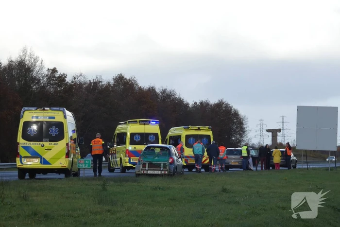 Persoon gewond bij aanrijding tussen meerdere voertuigen