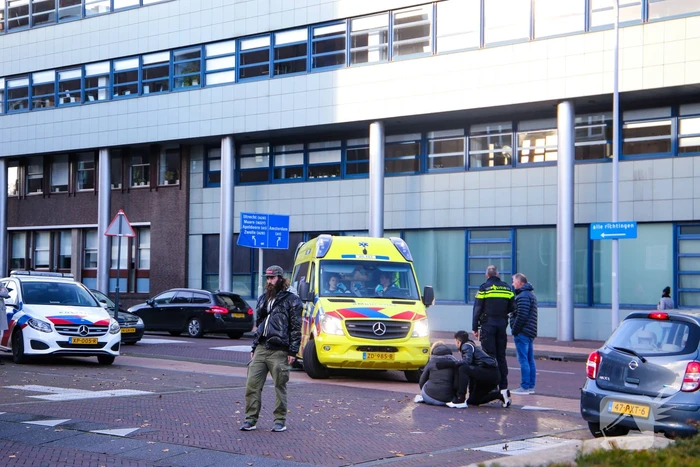 Snorfietser verliest controle over stuur en raakt gewond