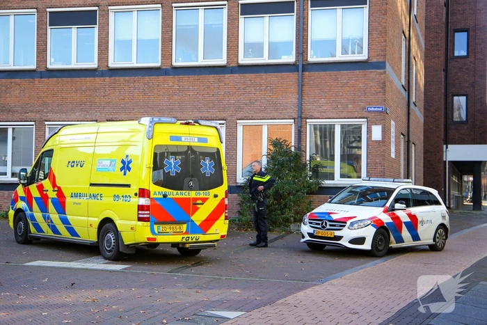 Snorfietser verliest controle over stuur en raakt gewond