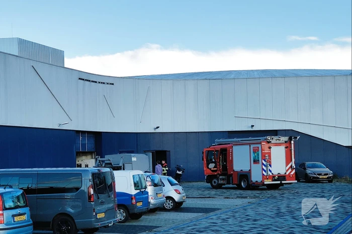 Elfstedenhal ontruimd door brandlucht