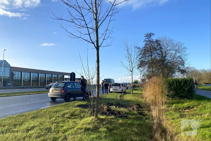 Drie auto's met elkaar in botsing