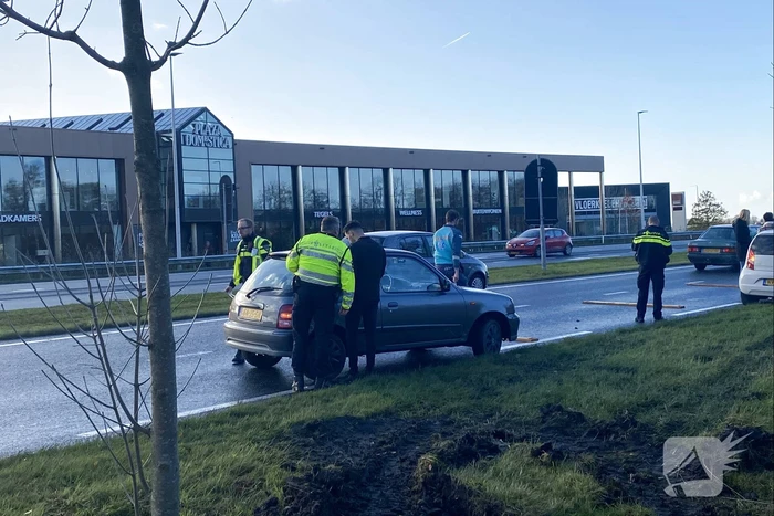 Drie auto's met elkaar in botsing