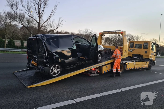 Flinke schade bij aanrijding op snelweg