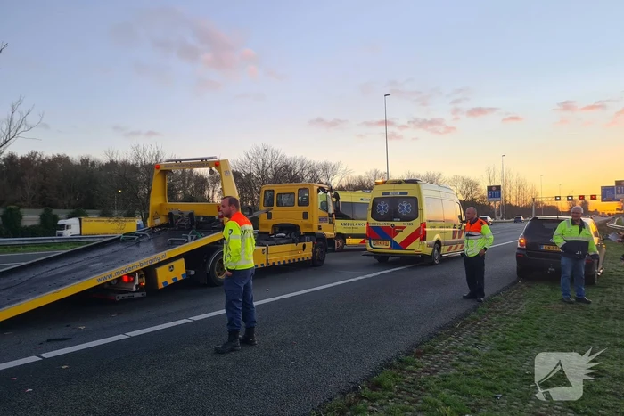 Flinke schade bij aanrijding op snelweg