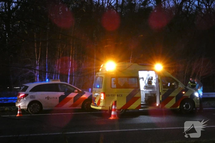 Snelweg bezaaid met brokstukken na botsing