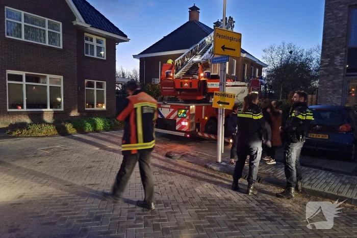Brand in schoorsteen van woning