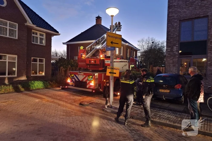Brand in schoorsteen van woning