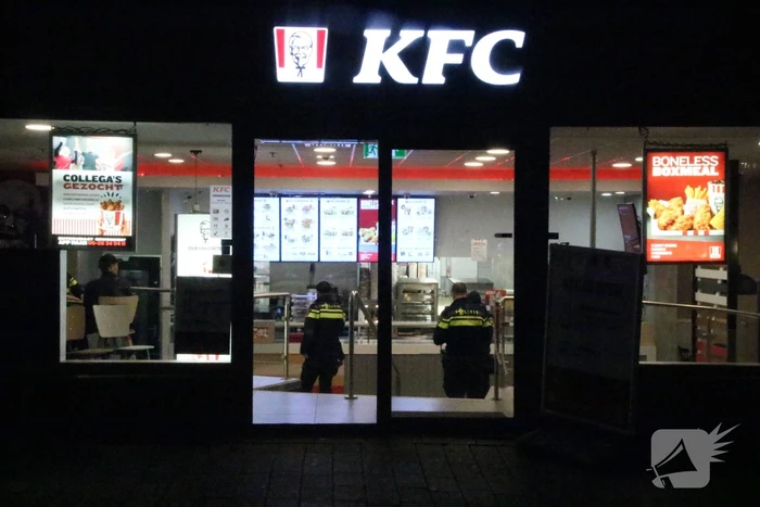 Overvaller bedreigt KFC-personeel met mes