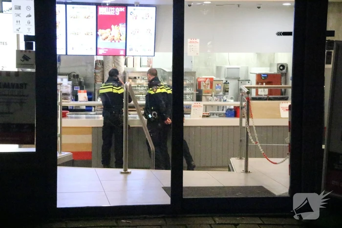 Overvaller bedreigt KFC-personeel met mes