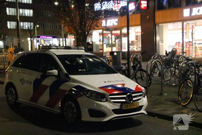 Overvaller bedreigt KFC-personeel met mes