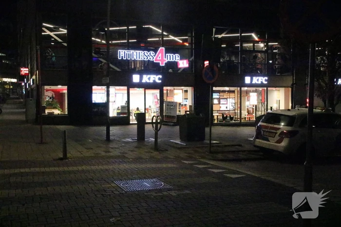 Overvaller bedreigt KFC-personeel met mes
