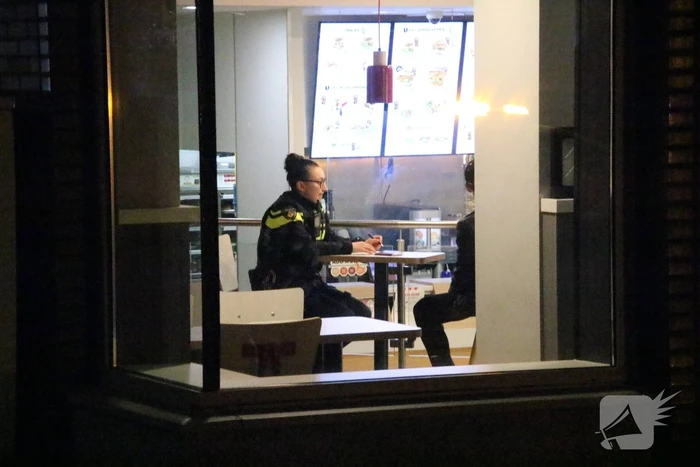 Overvaller bedreigt KFC-personeel met mes