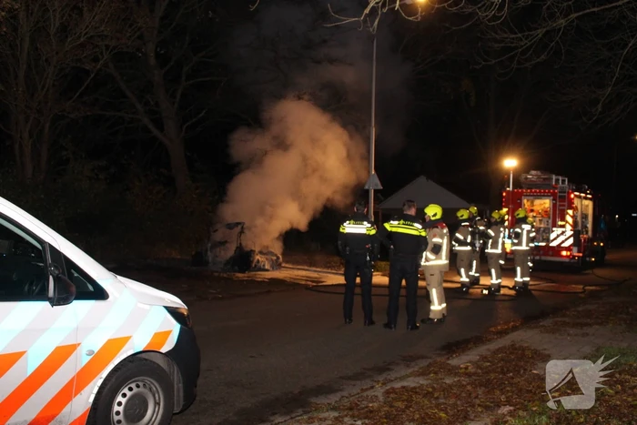 Auto volledig verwoest door brand