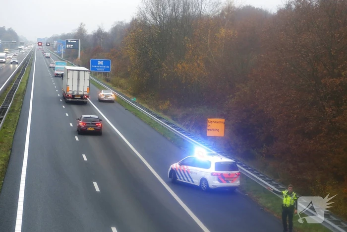 Meerdere voertuigen botsen op snelweg