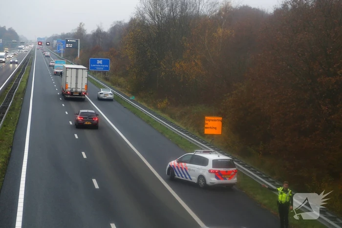 Meerdere voertuigen botsen op snelweg