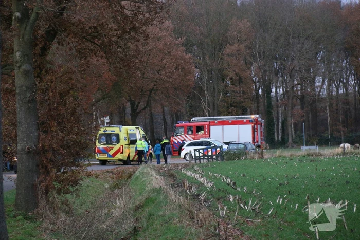 Schade aan personenauto door botsing met bestelbus