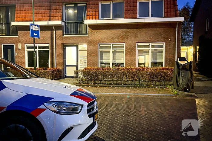 Recherche doet onderzoek in woning