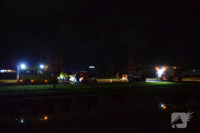 Persoon naar ziekenhuis door rookontwikkeling in personenauto