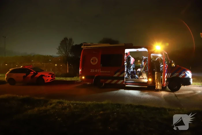 Bestuurster belandt in sloot met auto