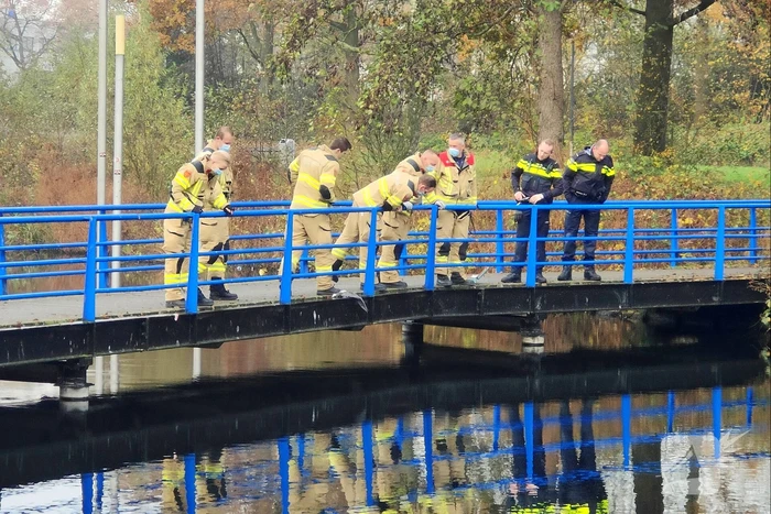 Verdachten voorwerpen uit het water gehaald
