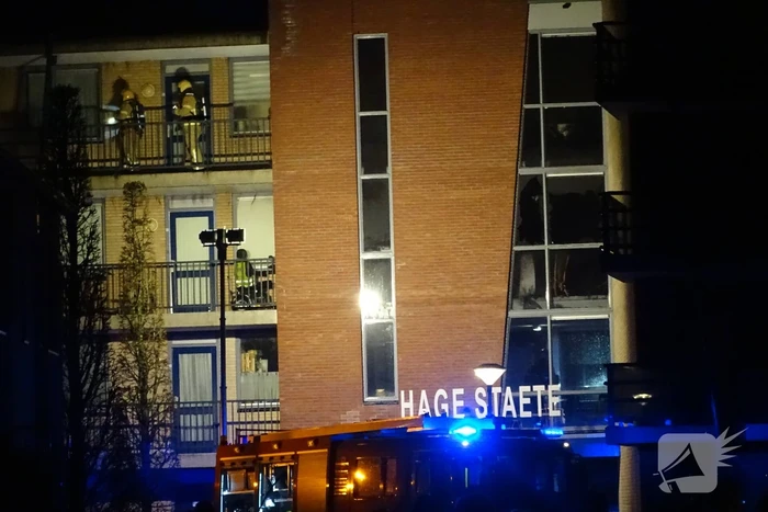 Woningen ontruimd na hevige brand in trappenhuis