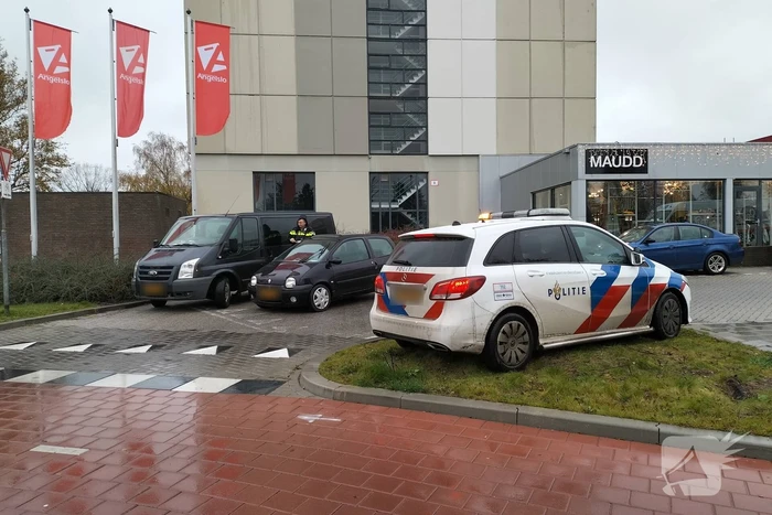 Scooterrijdster gewond bij aanrijding met auto