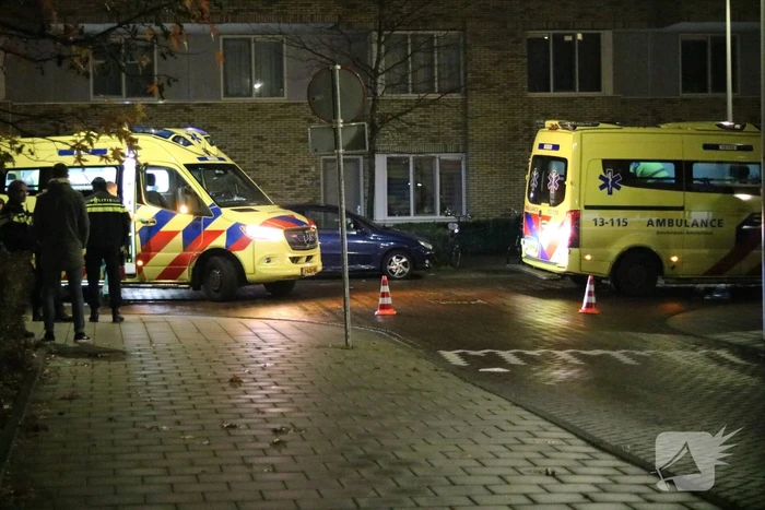 Straat afgezet door steekincident