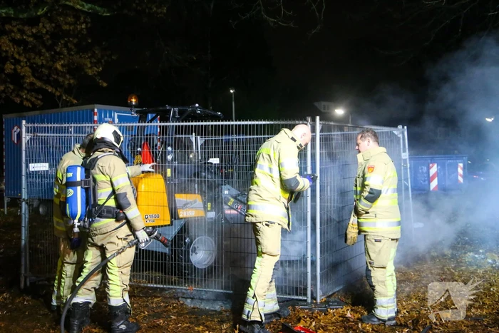 Veel rookontwikkeling door brand in dixi