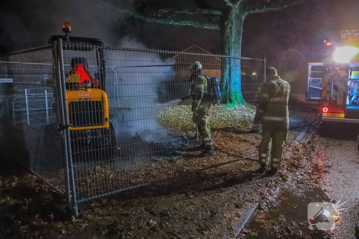 Veel rookontwikkeling door brand in dixi