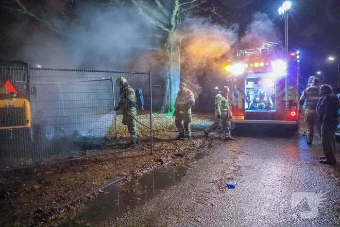 Veel rookontwikkeling door brand in dixi