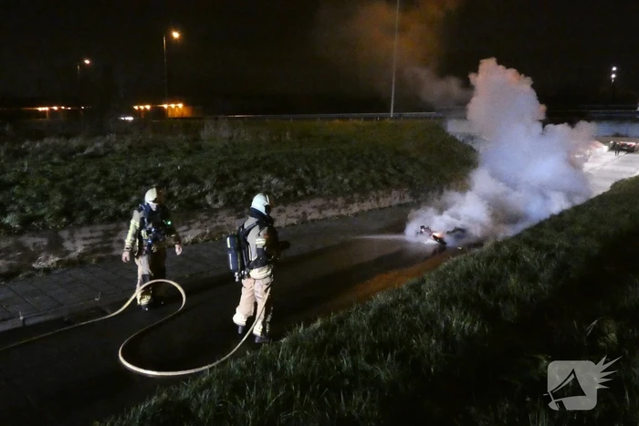 Bromfiets verwoest door brand