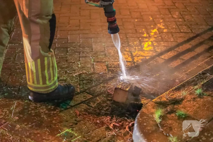 Brandweer blust schoorsteenbrand