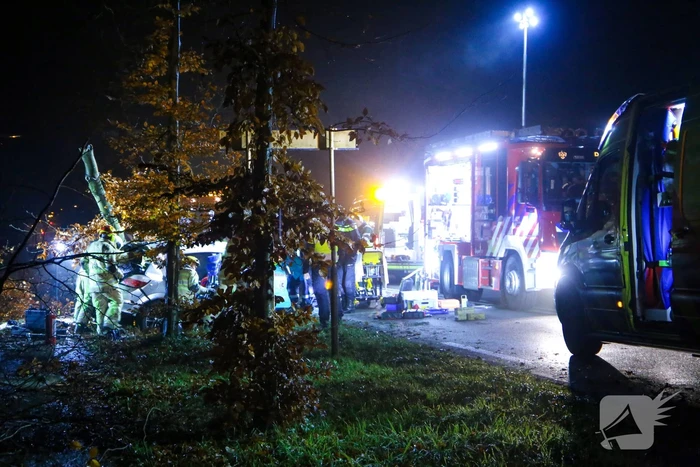 Automobilist zwaargewond bij aanrijding
