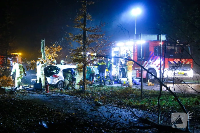 Automobilist zwaargewond bij aanrijding