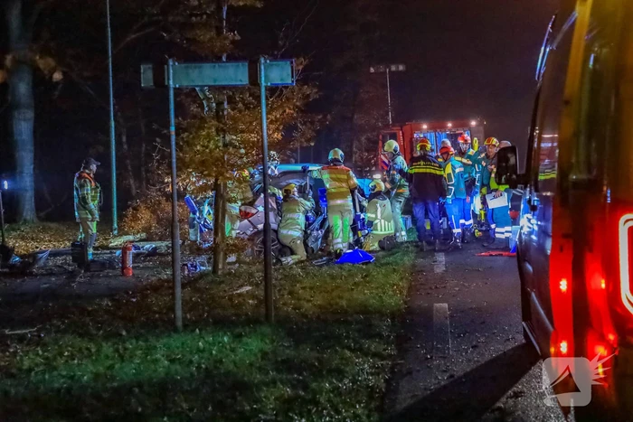 Automobilist zwaargewond bij aanrijding