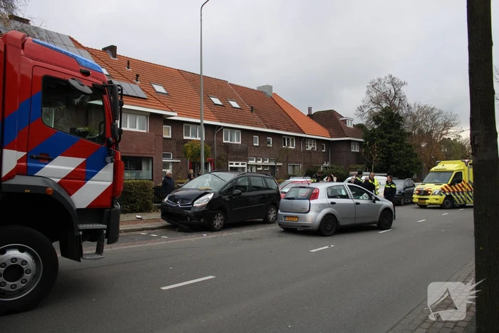 Drie auto's betrokken bij aanrijding