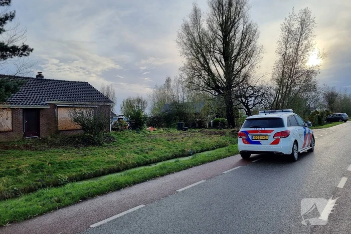 Politieonderzoek bij dicht getimmerde woning